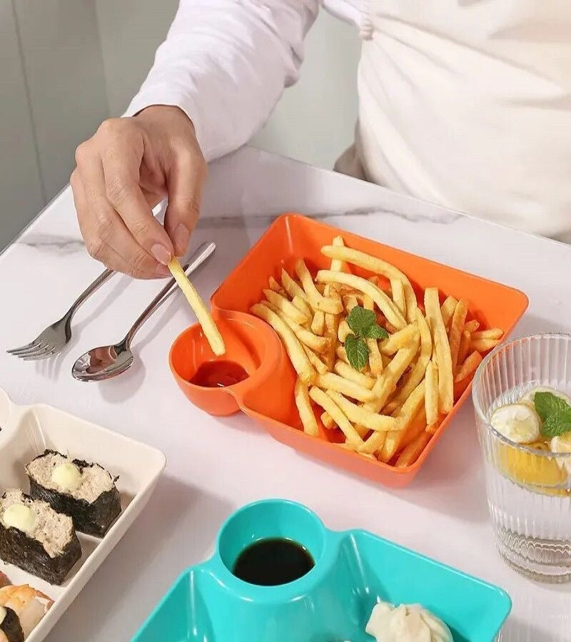 Snack & Dipping Plate – 2-in-1 Serving Dish with Built-In Sauce Compartment